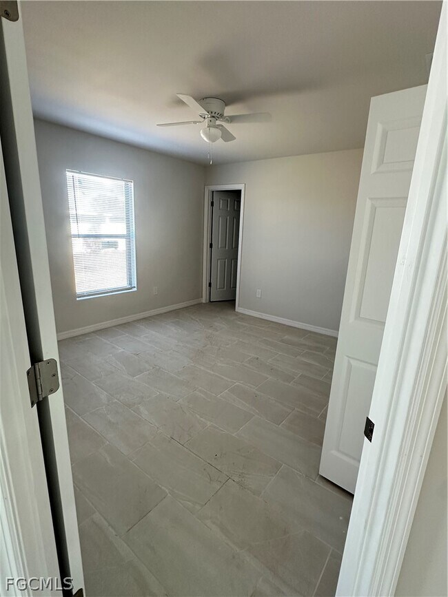 Building Photo - 1131 SW 16th Terrace