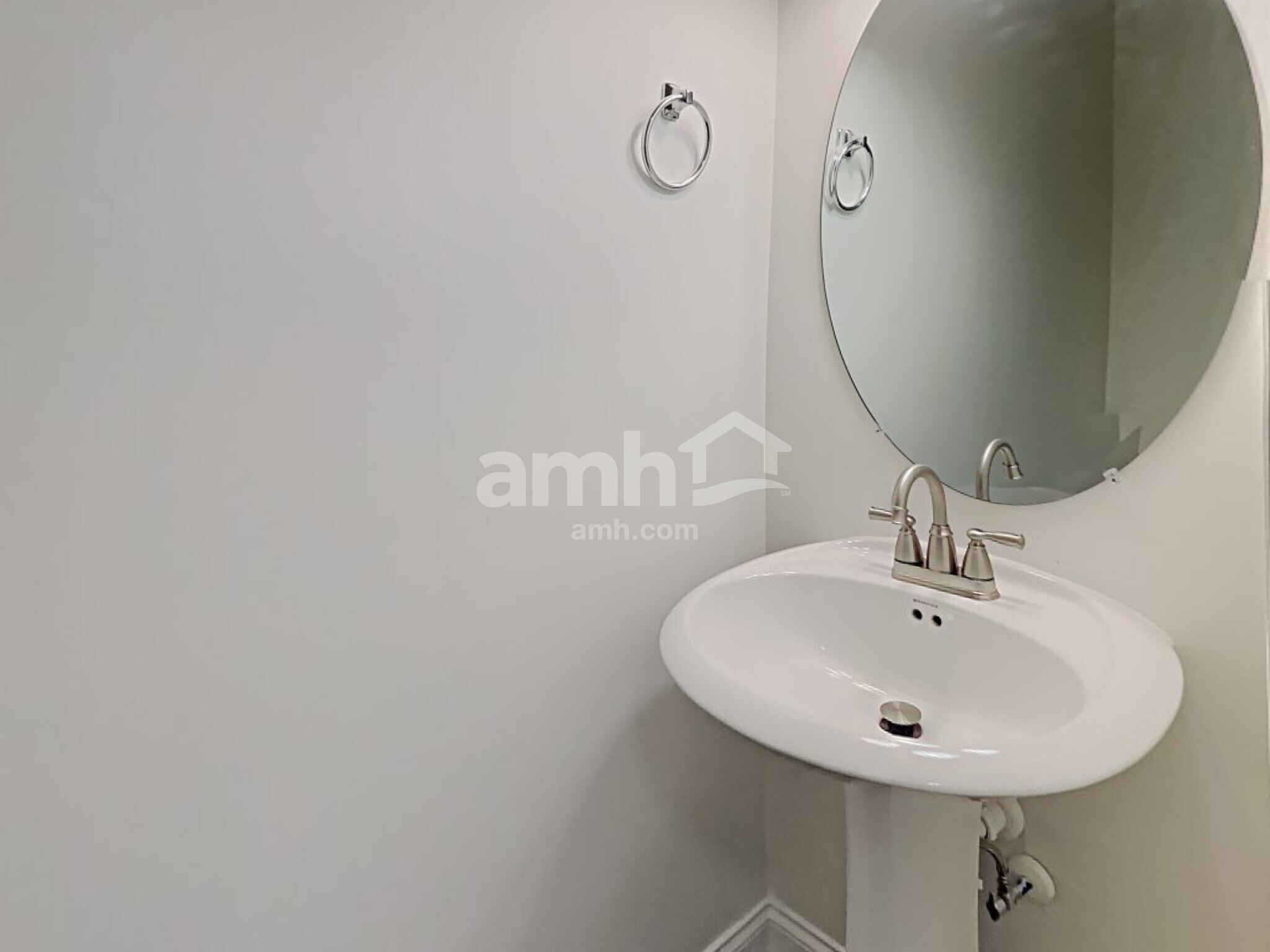 Building Photo - 7010 Bennett Dr.