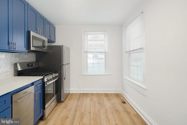 Building Photo - 3869 Terrace St