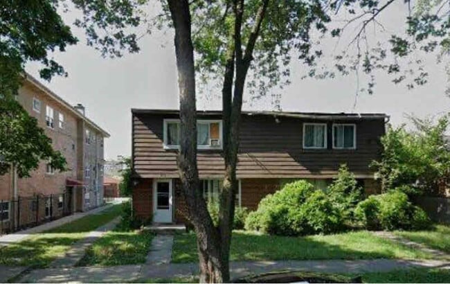 Building Photo - 414 E 109th St