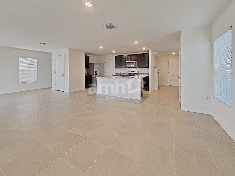 Building Photo - 10316 Flathead Dr