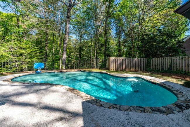Building Photo - 4115 Glen Devon Dr NW