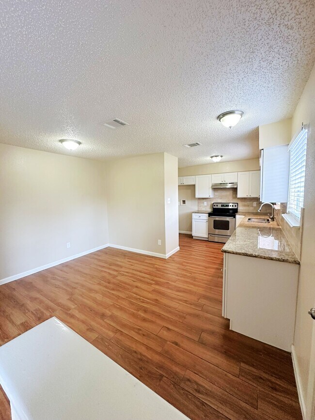 Building Photo - 22610 Leedstown Ln