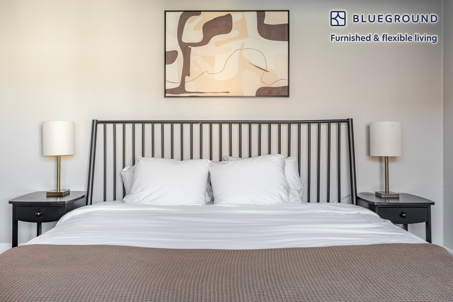 Building Photo - 900 E Hillsdale Blvd