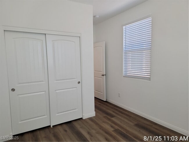 Building Photo - 420 Desert Cadence St