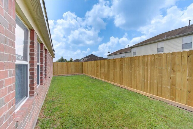Building Photo - 3639 Barkers Crossing Ave