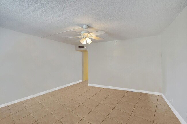 Building Photo - 1401 S Federal Hwy