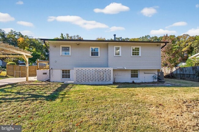 Building Photo - 8915 Sylvania St