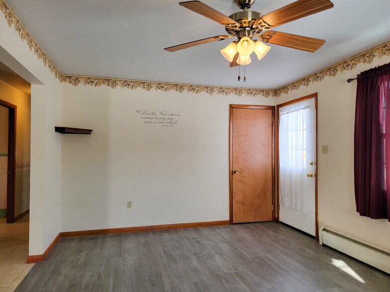 Building Photo - 745 PA-897