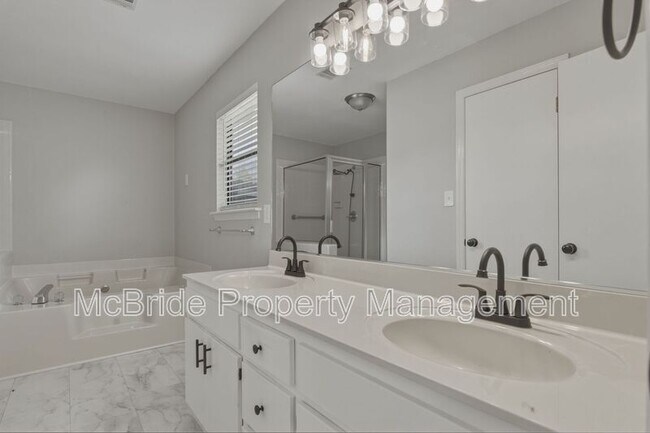 Building Photo - 342 Village Square Dr