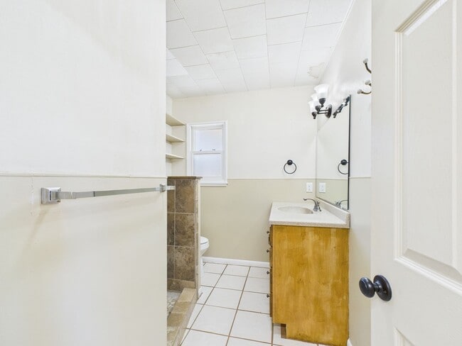 Building Photo - 512 Kraupahen St