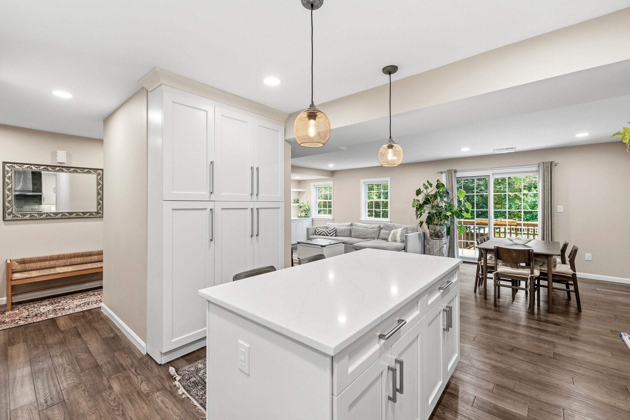Building Photo - 4880 Chevy Chase Dr