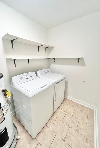 Laundry Room/ Rear Mud Room - 274 Fleming Rd