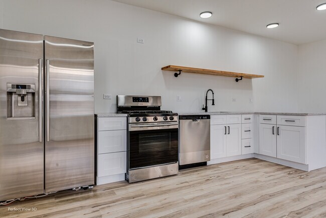 Building Photo - 1123 N Mozart St