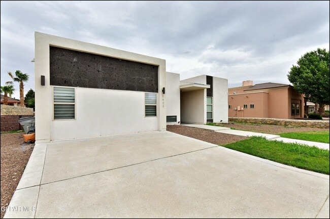 Building Photo - 5973 Cartagena Cir