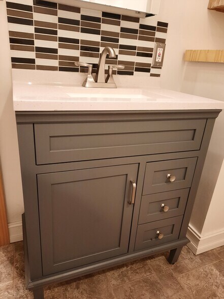 Building Photo - 247 Main St