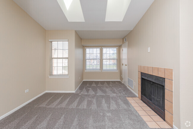 2BR, 1BA - 837SF - Autumn Run Apartments