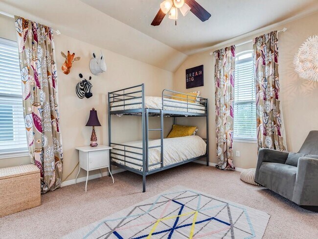 Building Photo - 2816 Canyon Valley Run