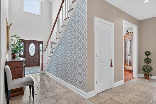 Building Photo - 11 Dorian Way