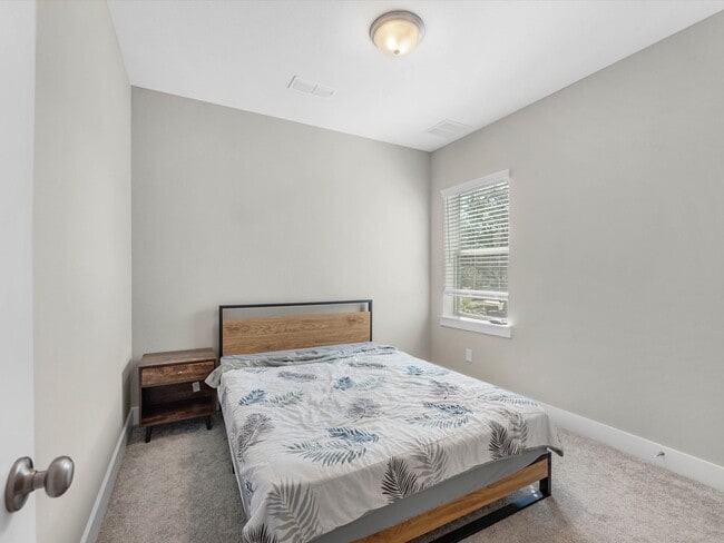 Building Photo - 16011 Mason Run Dr