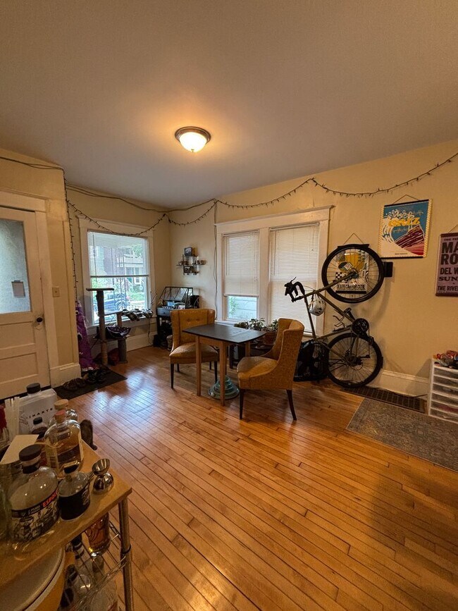 Building Photo - 2939-39B N Pierce St