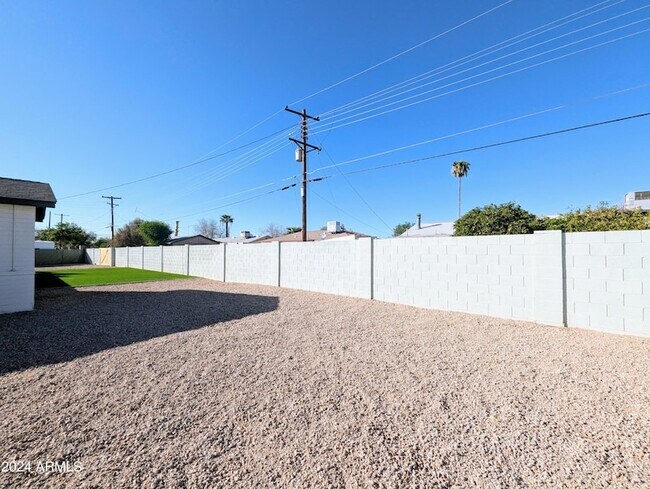 Building Photo - 121 N Flint Cir