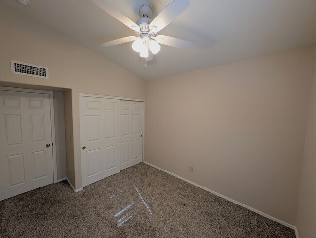 Building Photo - 3 Bedroom Plus an Office Home in the Candlewood Community Near S Cooper Rd and W Warner Rd!