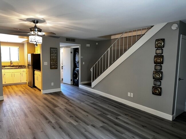 Building Photo - Charming 2-Bedroom Condo with Fireplace & ...