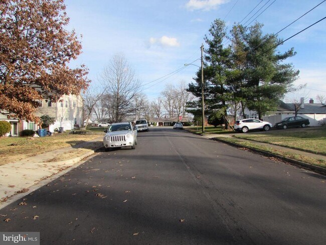 Building Photo - 7305 Charlotte St