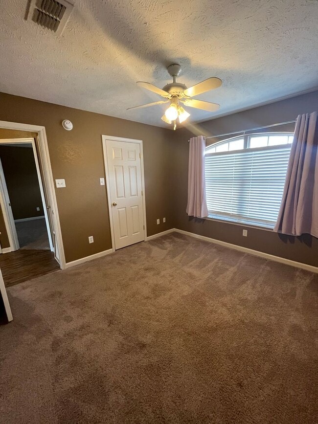 Building Photo - Cabot Rental!