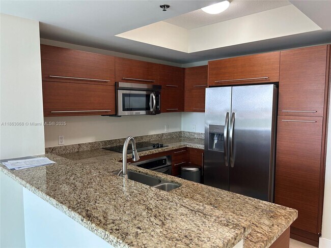 Building Photo - 2681 N Flamingo Rd