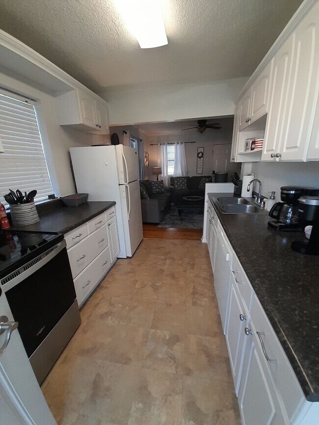 Building Photo - 2 bedroom 2 bath condo Harbrooke Downs