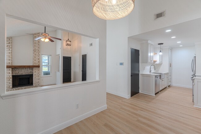 Building Photo - 23225 Prairie Bird Dr