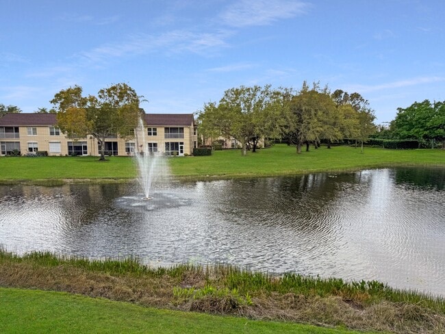 Building Photo - 14980 Vista View Way