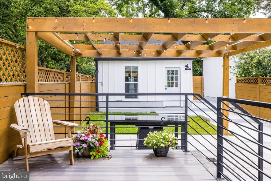 Building Photo - 4627 43rd Pl NW