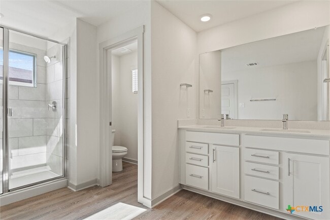 Building Photo - 530 Wilshire Rd