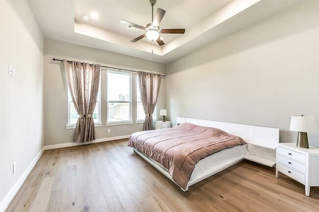 Building Photo - 28289 Emerald Bnd