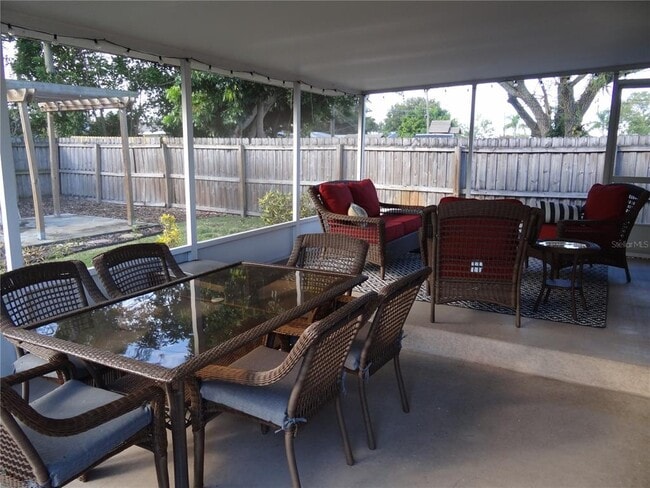 Building Photo - 3000 28th Ave N