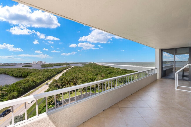 Building Photo - 5550 N Ocean Dr