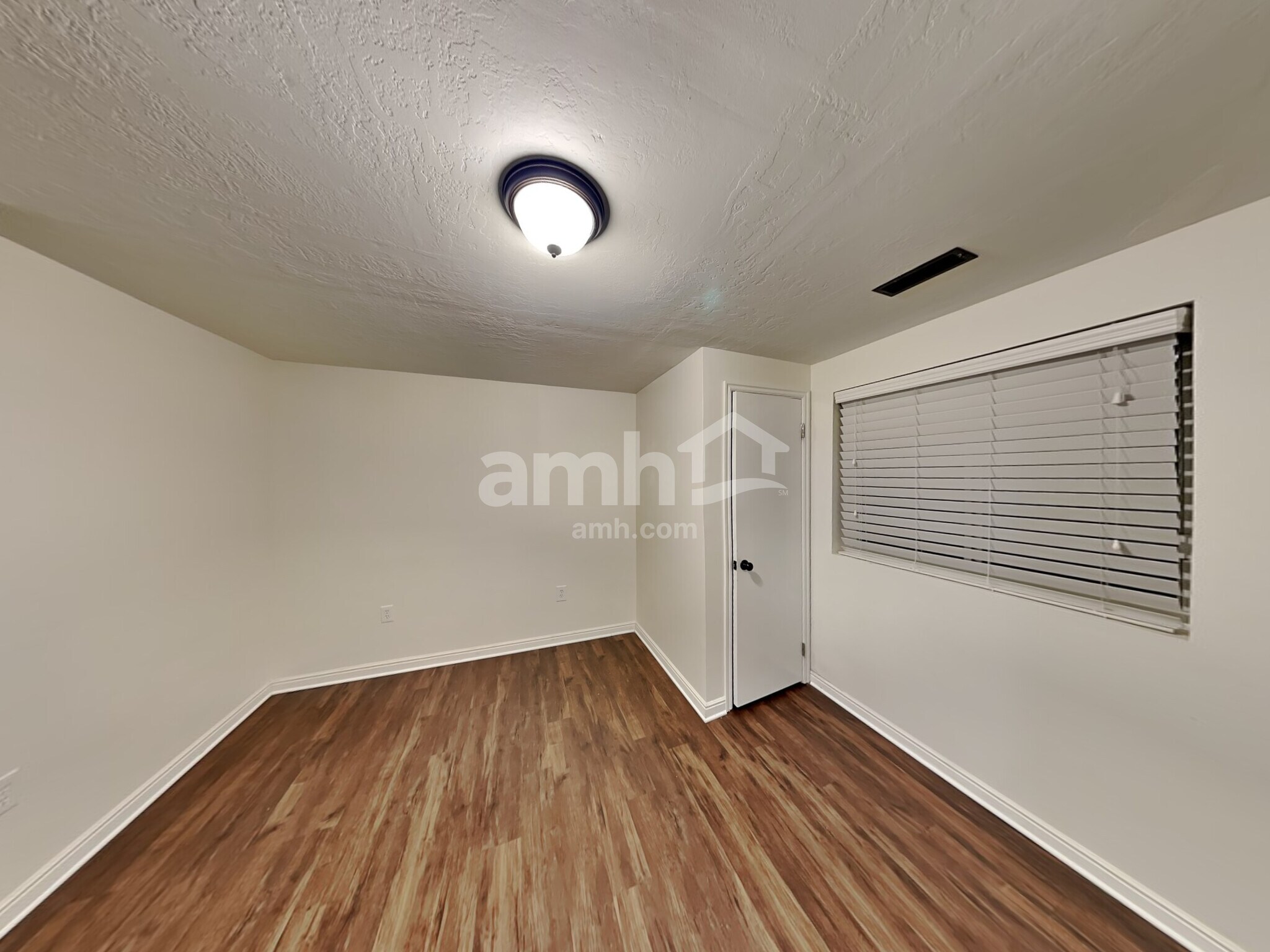 Building Photo - 1074 E 3250 N