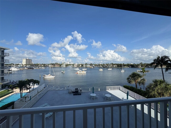 Building Photo - 95 N Birch Rd