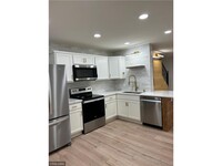 Building Photo - 15964 Finch Ln