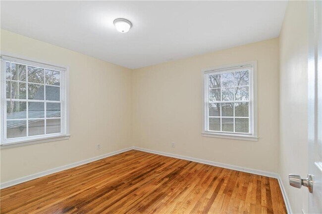 Building Photo - 681 Toliver St NE