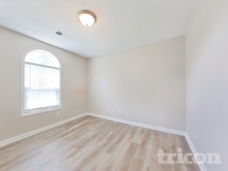 Building Photo - 1173 Woodwind Dr