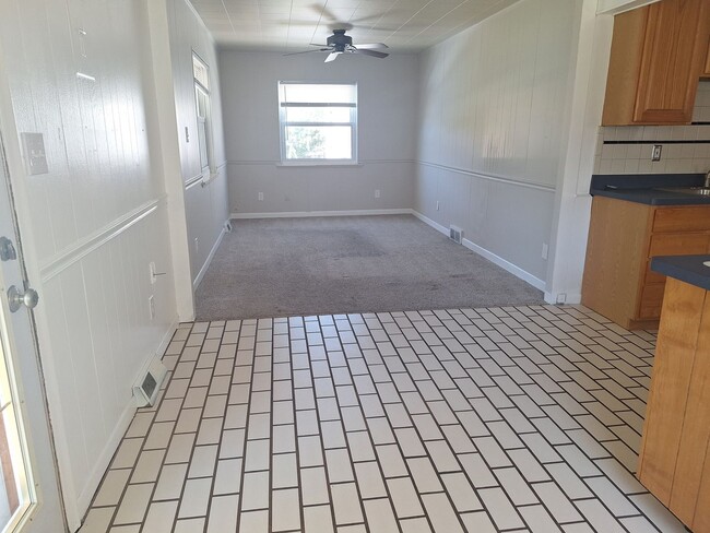 Building Photo - Charming 3 bedroom bungalow freshly updated