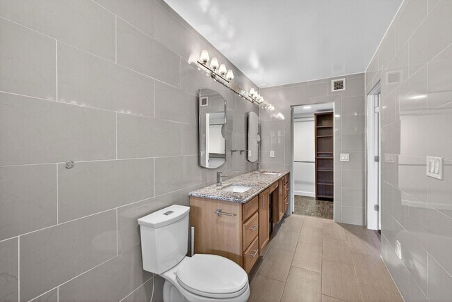 Building Photo - 17137 Waterbend Dr