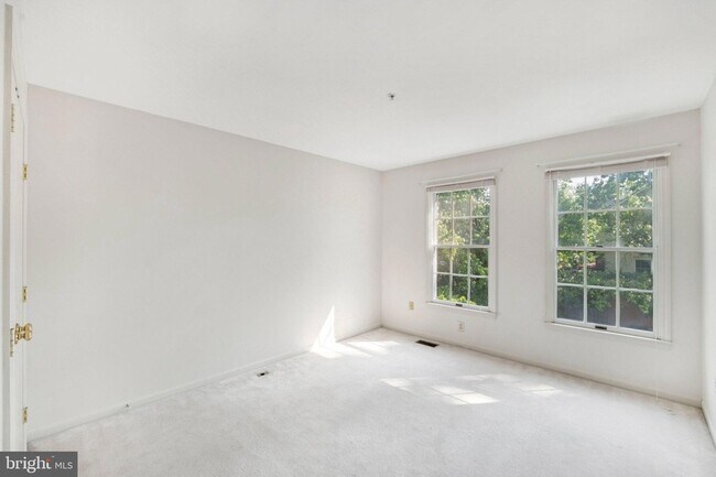 Building Photo - 15831 Glacier Ct