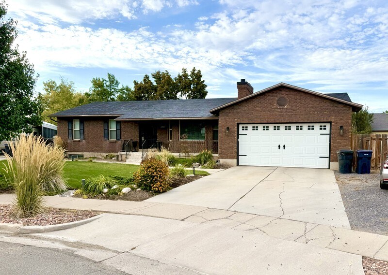 Building Photo - 1200 W 25 N