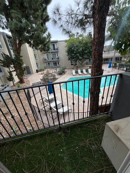 Building Photo - 4860 Rolando Ct