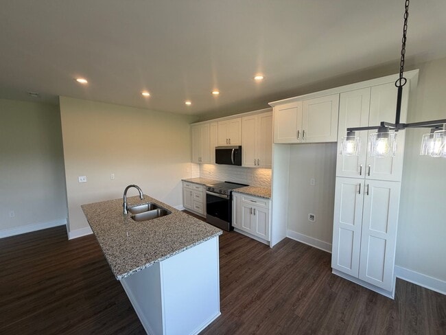 Building Photo - 225 Deer Trail